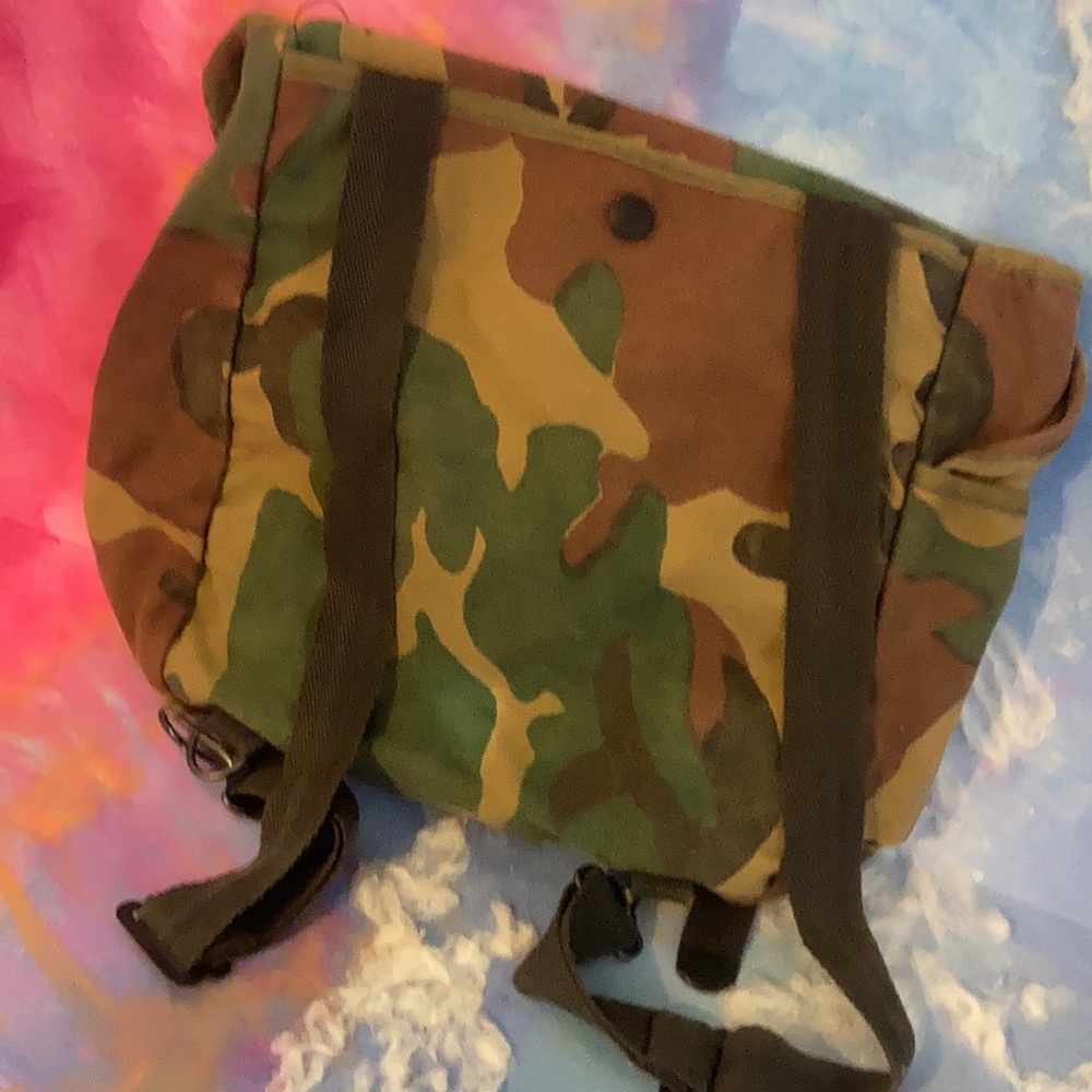 Camo Backpack - Picture 2 of 8